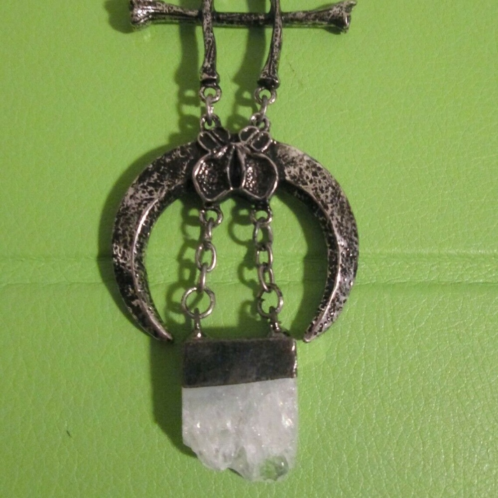 Restyle Claws and Bones Necklace